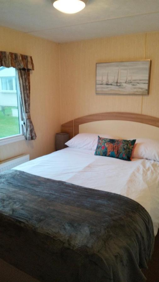 Seascape - Blue Dolphin Holiday Park Gristhorpe Экстерьер фото