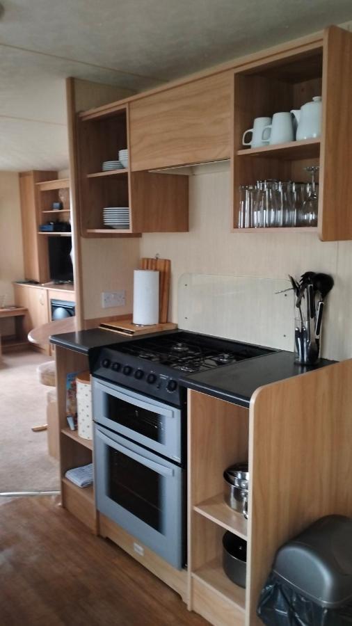 Seascape - Blue Dolphin Holiday Park Gristhorpe Экстерьер фото