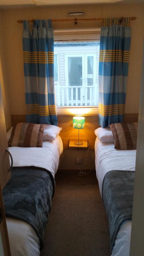Seascape - Blue Dolphin Holiday Park Gristhorpe Экстерьер фото